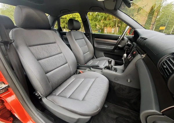Audi A4 cena 12900 przebieg: 125000, rok produkcji 2000 z Biecz małe 596